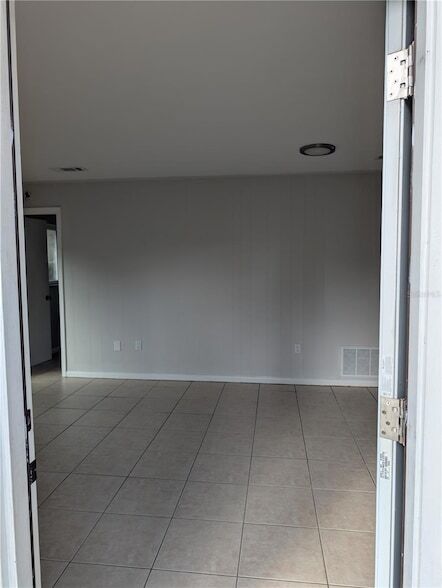 Building Photo - 805 NW 40 Ave