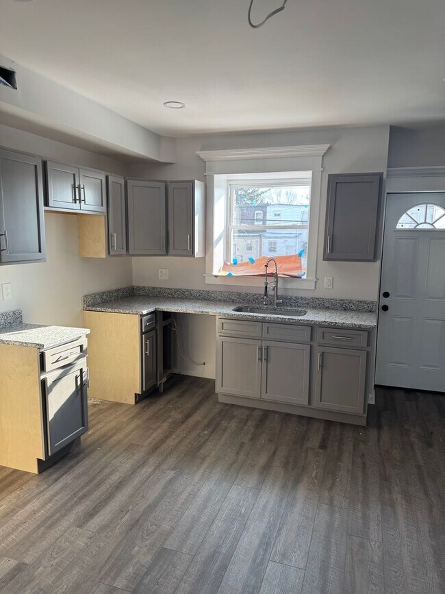Foto del edificio - Beautifully fully renovated home now available for rent