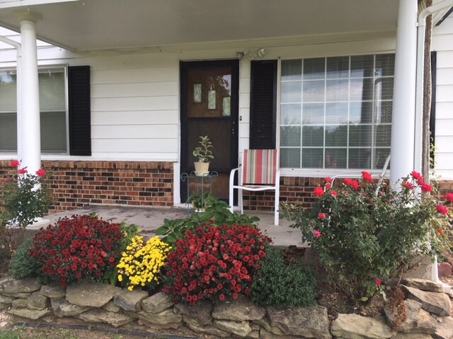 Primary Photo - Adorable 2 Bedroom 2 Separate Living areas...