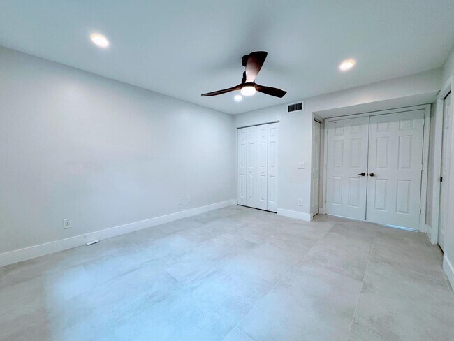 Foto del edificio - 5650 Coach House Cir