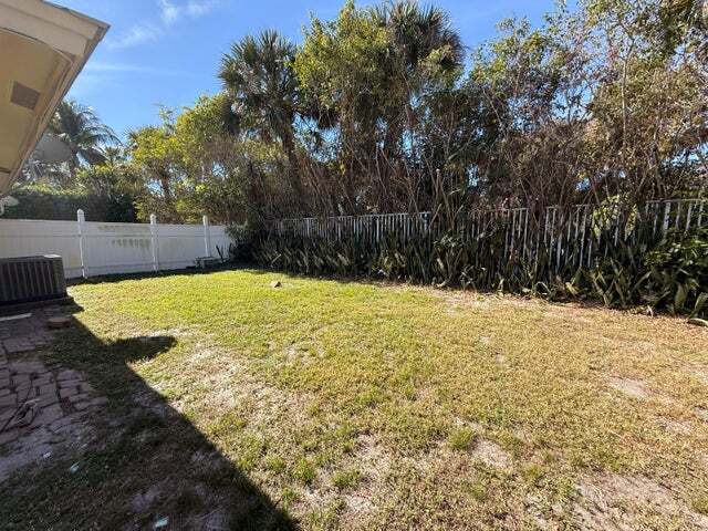 Building Photo - 6797 NE 7th Ave