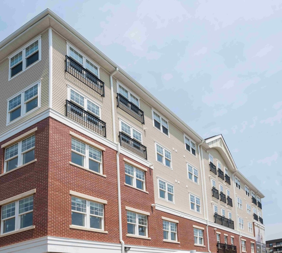 Hudson House 55+ Senior Apartments Mineola, NY