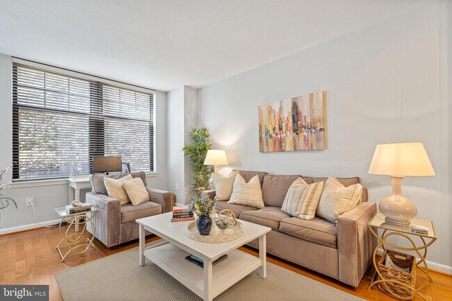 Foto del edificio - 1021 N Garfield St