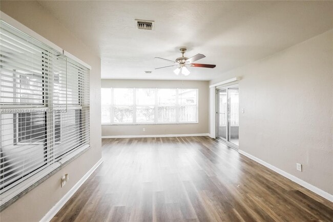 Building Photo - 6212 NW 15th Ct