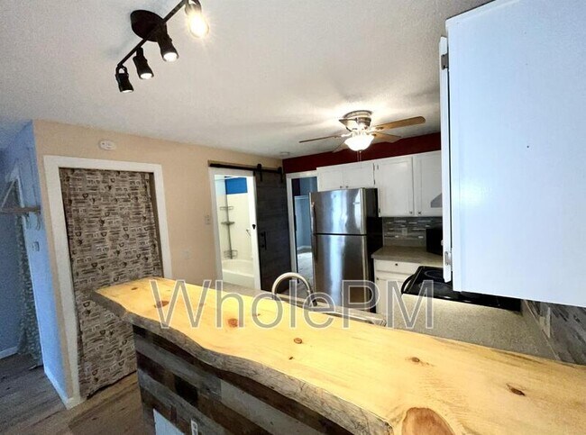 Foto del edificio - 3082 W 107th Pl