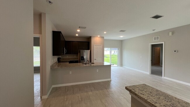 Foto del edificio - Stunning BRAND NEW 3 Bedroom and 2 Bath in...