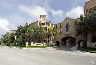 Building Photo - Alaqua