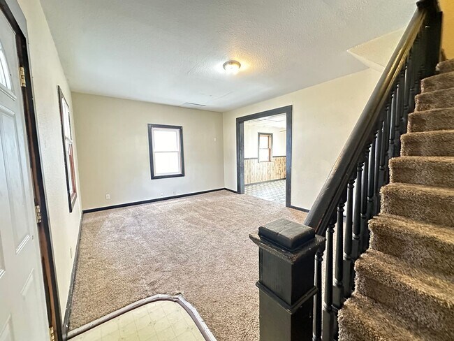 Foto del edificio - 2 bedroom house $650