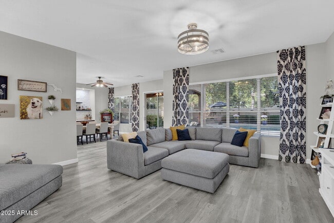 Foto del edificio - 10226 E Lakeview Ave