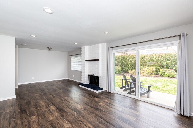 Foto del edificio - **** SIMPLY STUNNING SANTEE 3/2 HOME, OPEN...