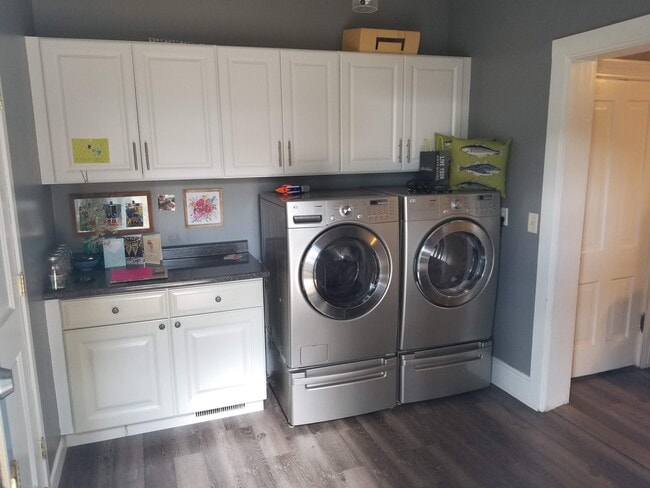 Laundry Room - 1403 2nd St