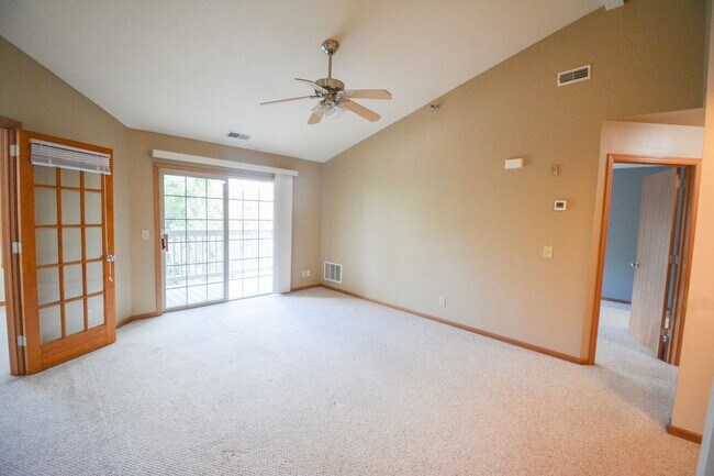 Foto del edificio - Beautiful 2 bed Condo In NE Rochester!