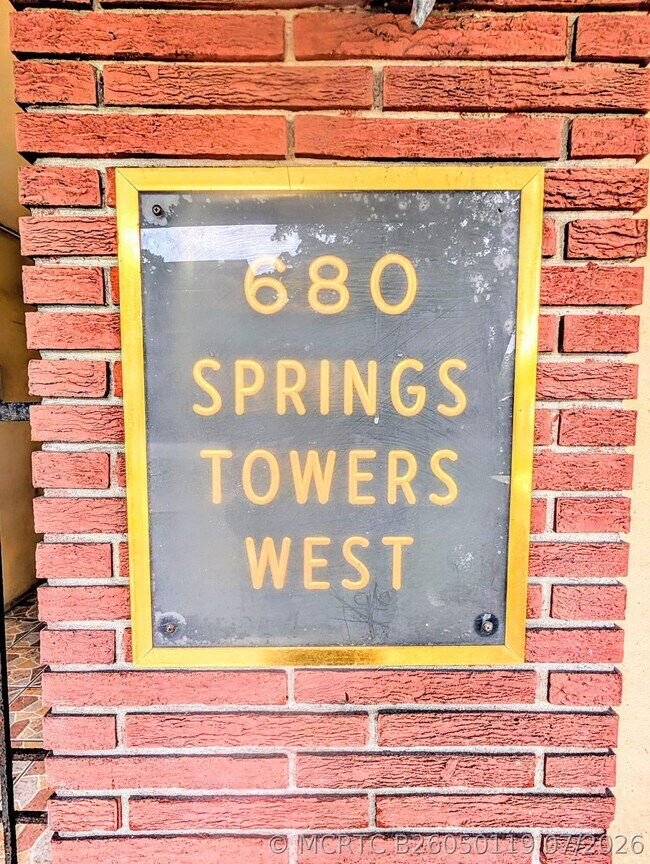 Building Photo - 680 Miller Dr