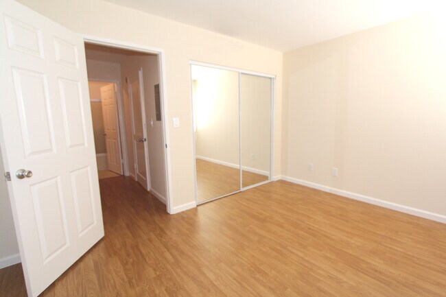 Foto del edificio - 5421 Kester Ave