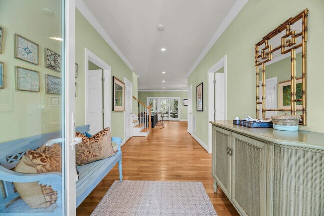 Foto del edificio - 1001 Crooked Oak Ln
