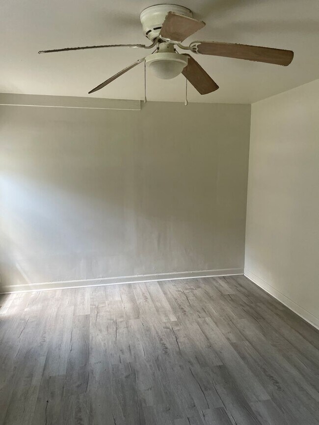 Foto del edificio - 3652 Cornell Blvd