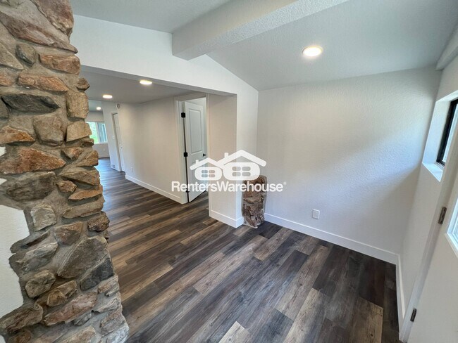 Foto del edificio - 7301 S Blue Creek Rd