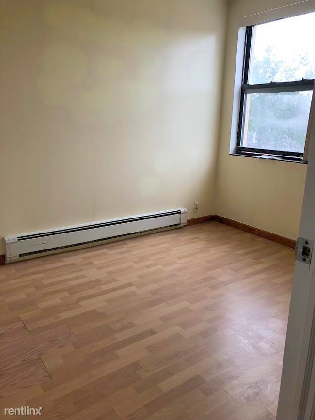 Building Photo - 3 br, 2 bath  - 2502 23rd Ave