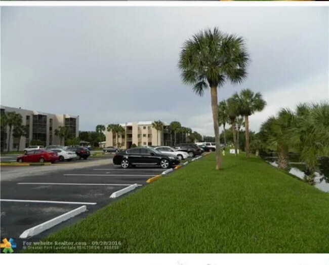 Building Photo - 3730 NW 88th Ave