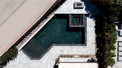 Building Photo - 1 Garden Shadow Ln