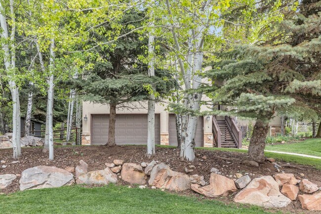 Building Photo - Jeremy Ranch Home