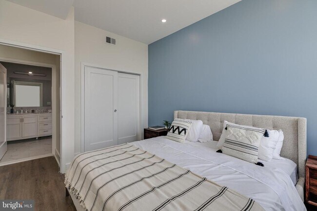 Foto del edificio - 150 S Independence Mall W