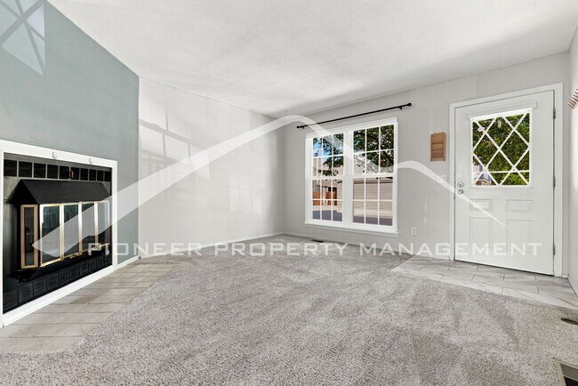 Building Photo - 1811 S Quebec Way
