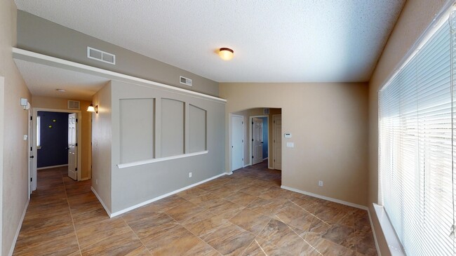 Building Photo - 14336 Desert Sage Dr
