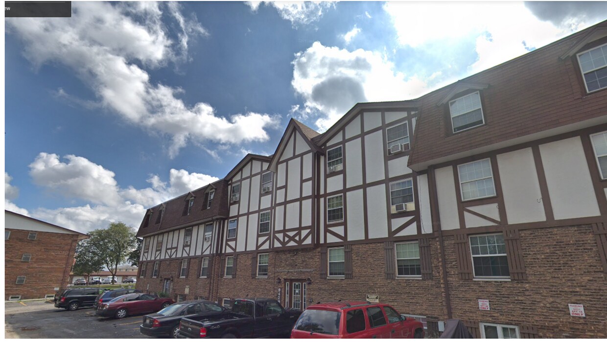 Exterior - 9429 S 86th Ct