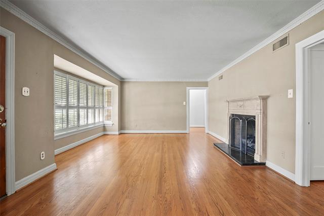 Foto del edificio - 7204 Meadow Lake Ave