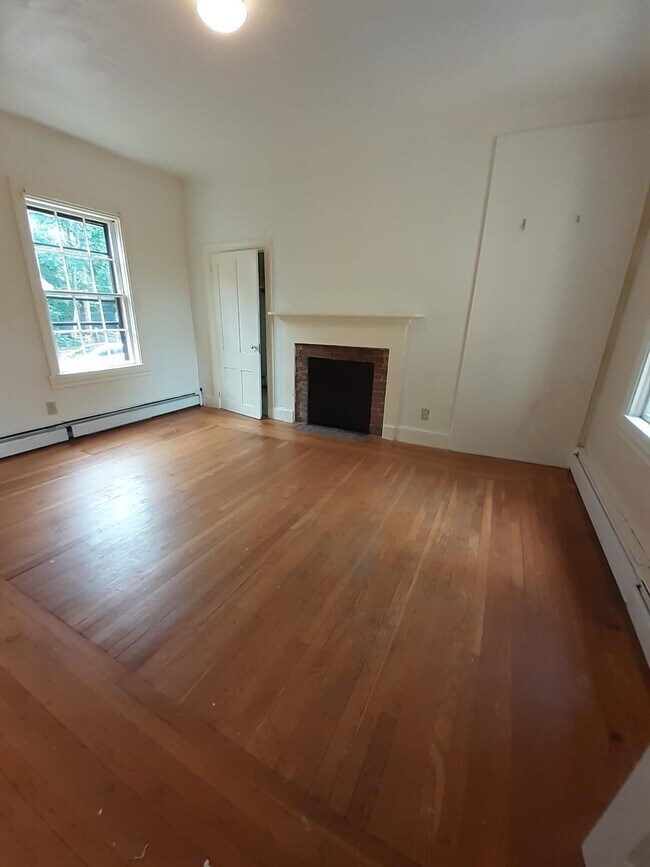 Livingroom - 35 Bowen St