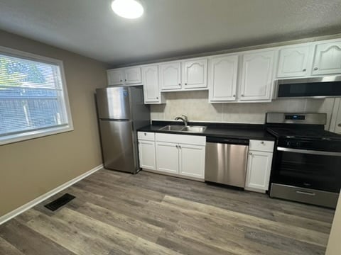 Building Photo - 907 Dover Dr