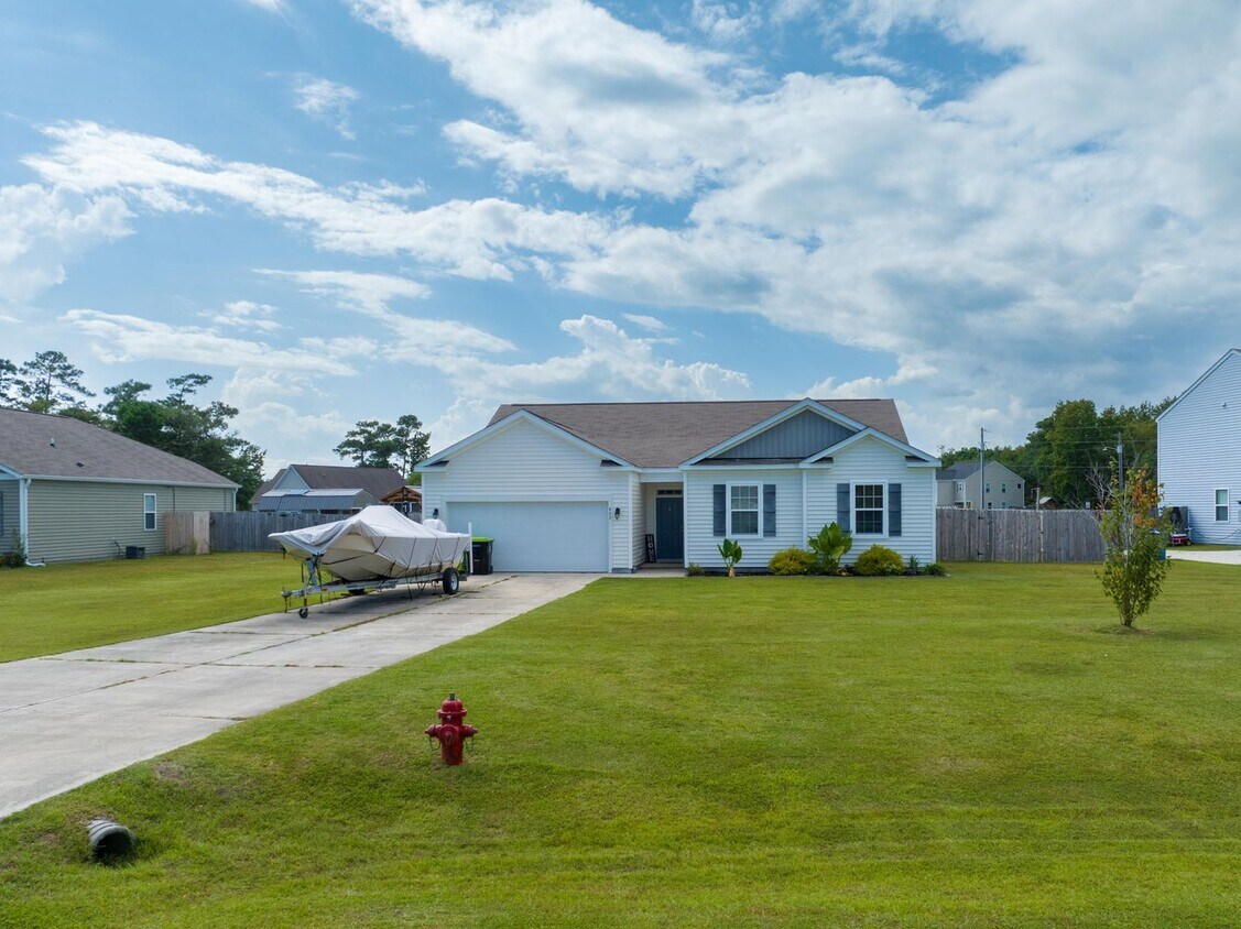 Primary Photo - Charming 3-Bedroom Home for Rent in The Pr...
