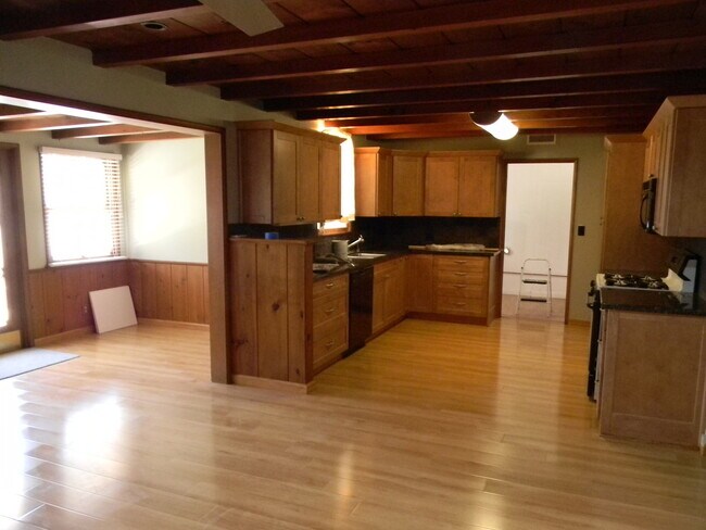 Foto del edificio - 1202 E Everett Pl