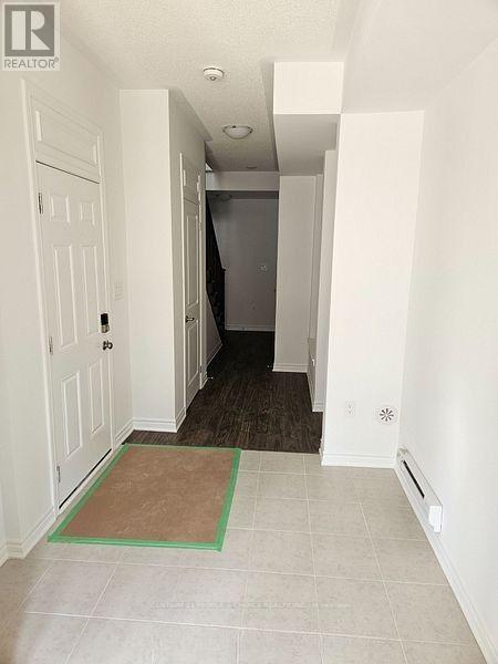 Building Photo - 61 Melmar St