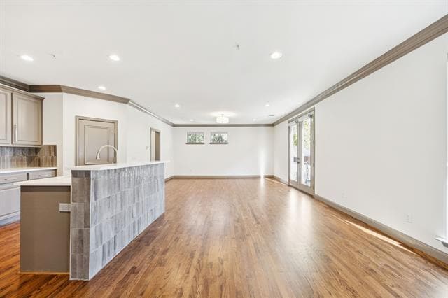 Foto del edificio - 5804 Hudson St