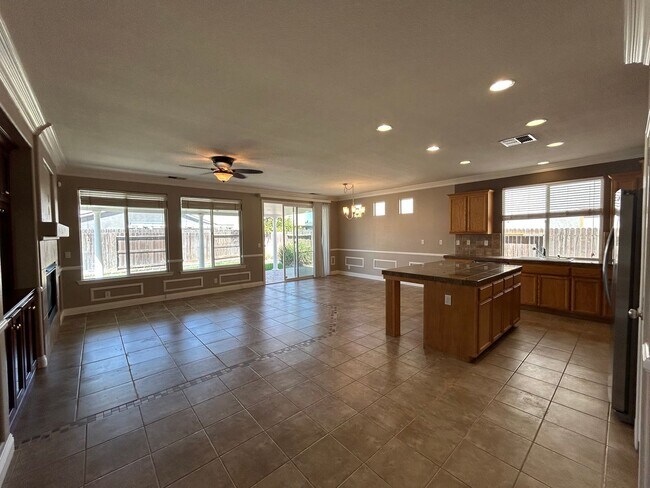 Building Photo - 619 Coppola Ct