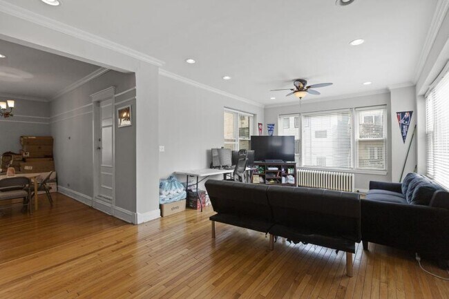 Foto del edificio - 2 bedroom in Chicago IL 60657