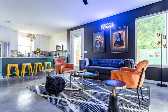 Building Photo - 52 Waller St