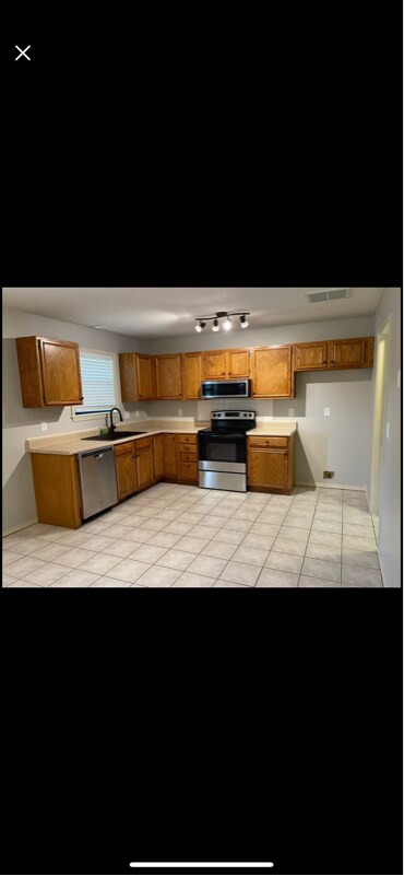Foto del edificio - 501 Cherry Cir