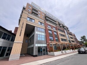 Building Photo - 652 Princess St