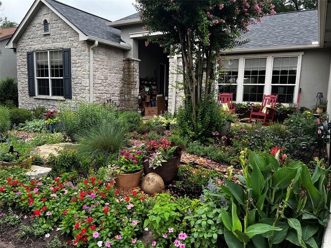 Foto del edificio - 235 Red Poppy Trail