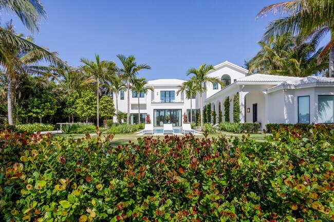 Building Photo - 1100 SE Atlantic Dr