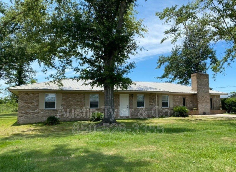 2915 Wildwood Cir, Marianna, FL 32448 House Rental in Marianna, FL