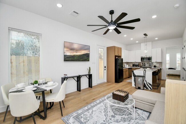 Building Photo - 7129 Sidney St