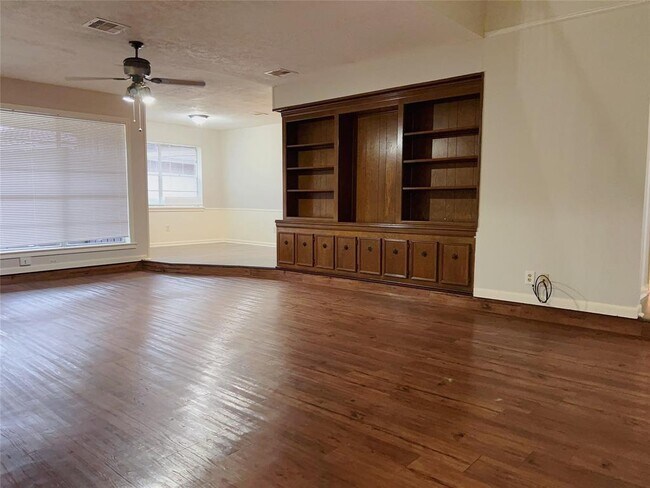 Foto del edificio - 9227 Sandstone Rd