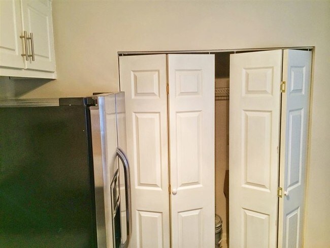 Building Photo - 4 br, 2.5 bath House - 3337 Glen Hollow Dr