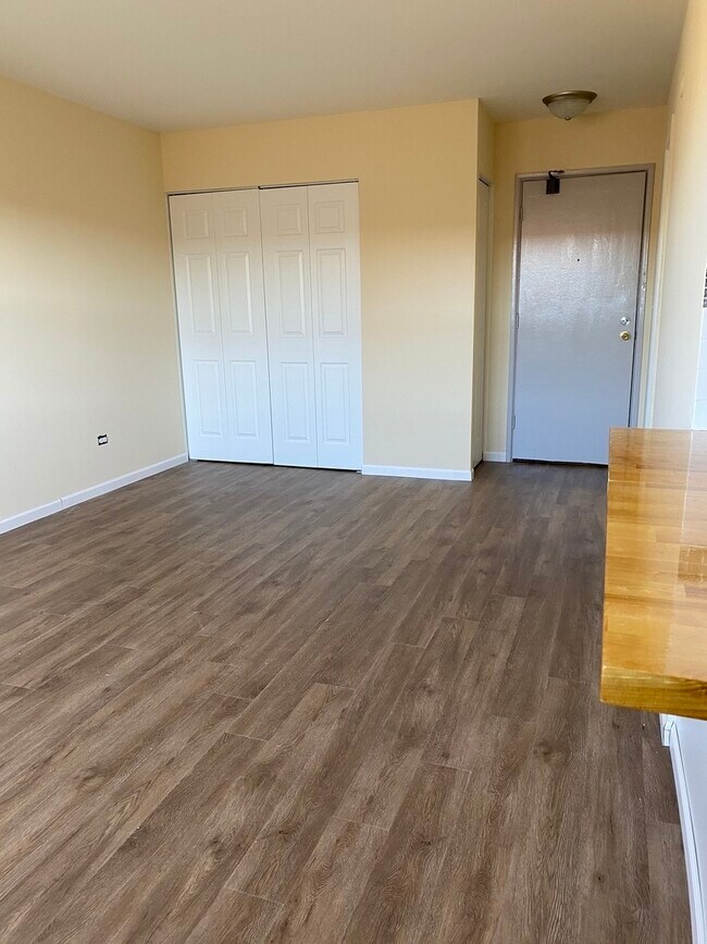 Foto del edificio - 6030 N Kenmore Ave