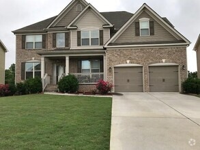 Building Photo - 2145 Manor View