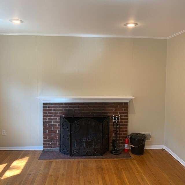 fireplace - 4820 Fox St